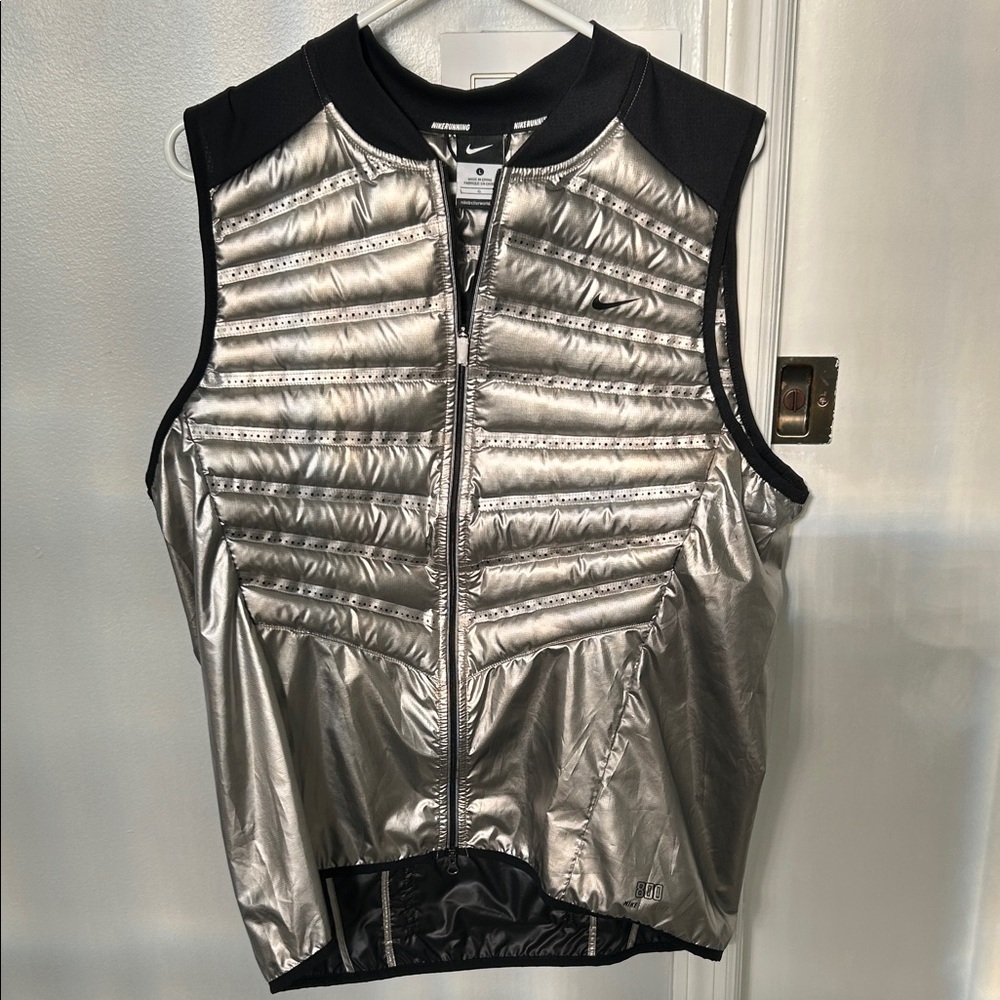 Nike Aeroloft 800 Metallic Silver Vest with Black. Large. NWOT. Rare